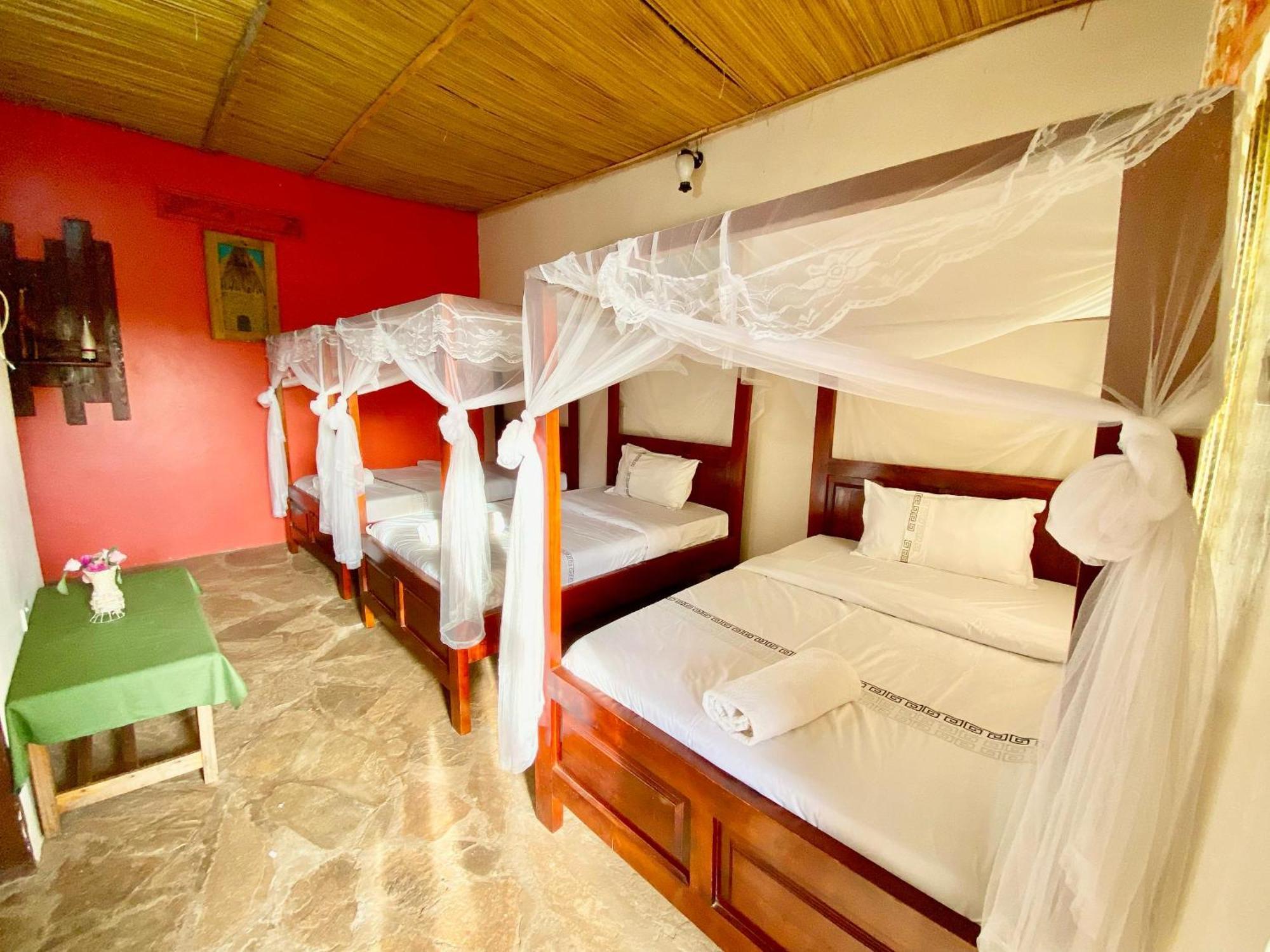 Gorilla African Guest House Entebbe Exterior foto